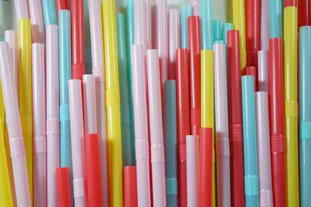 plastic straws in various colours